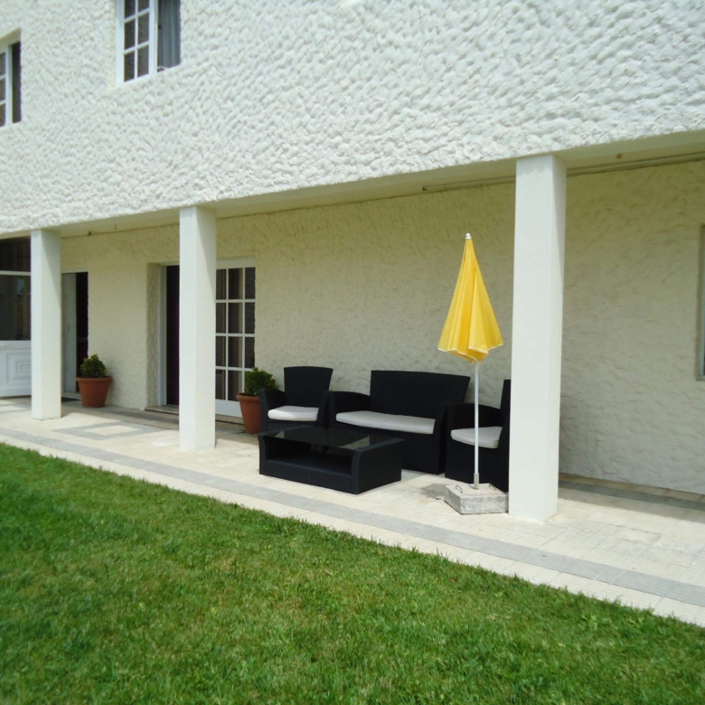 Flor da Amizade - Exterior