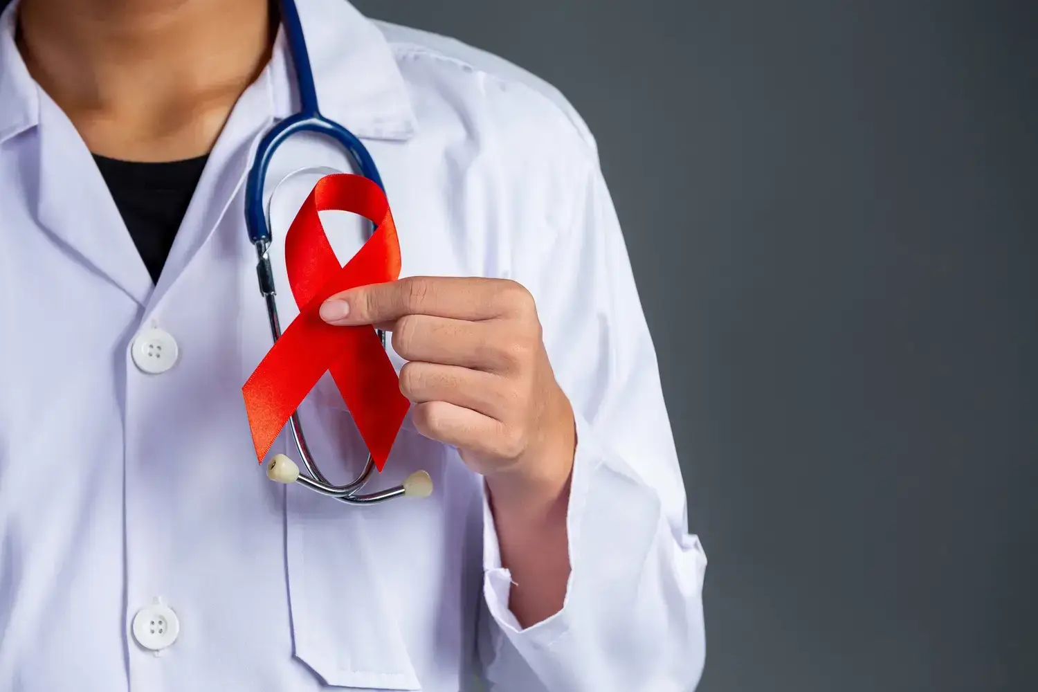 Infecao-VIH-e-SIDA-em-Residencias-Senior-e-Lares-de-Idosos