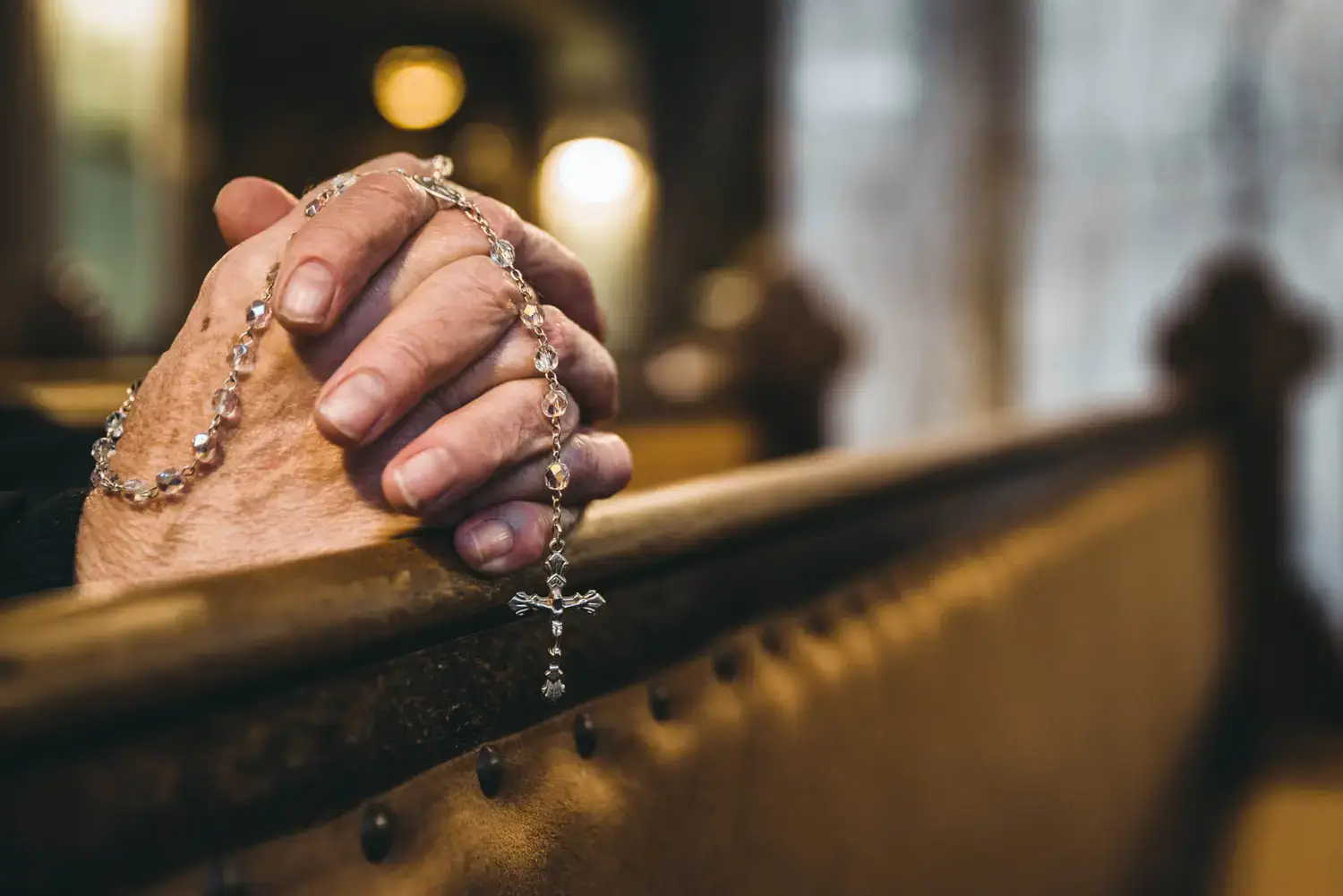 a-importancia-dos-servicos-religiosos-nos-lares