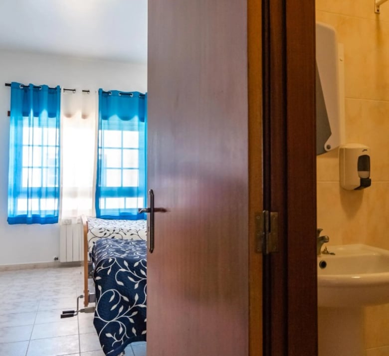 familia ideal - apoio a idosos - quarto duplo