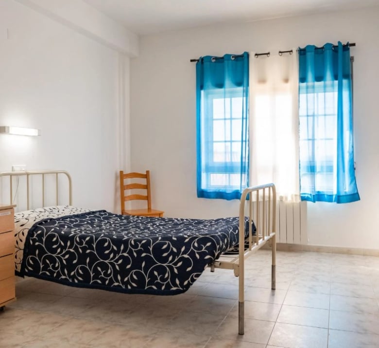 familia ideal - apoio a idosos quarto individual