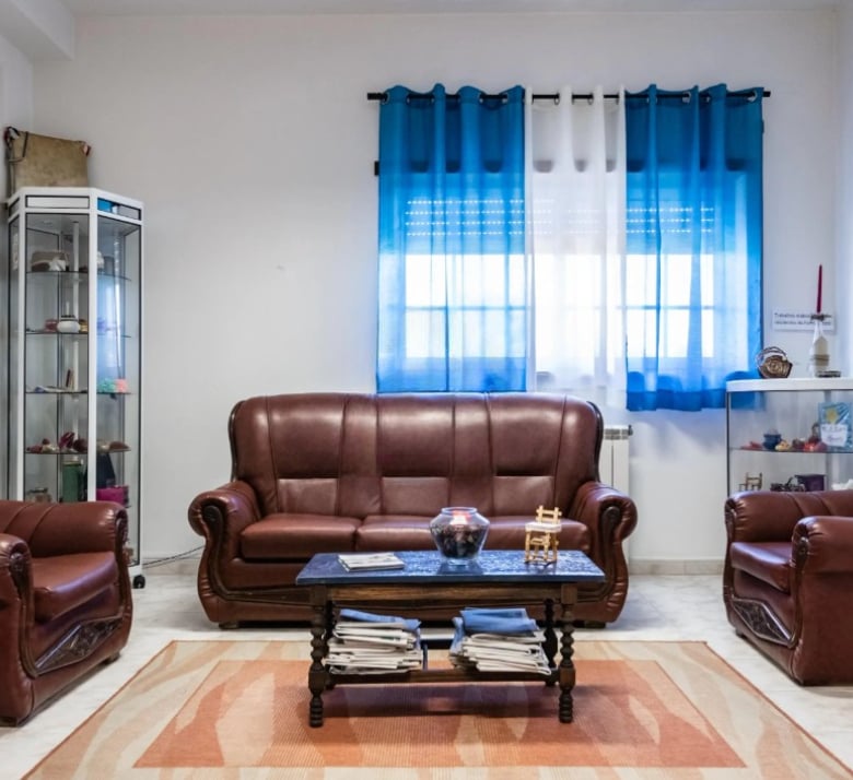 familia ideal - apoio a idosos - sala