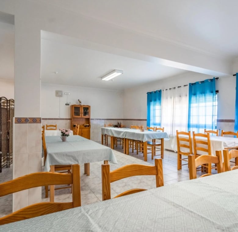 familia ideal - apoio a idosos - sala de refeicoes