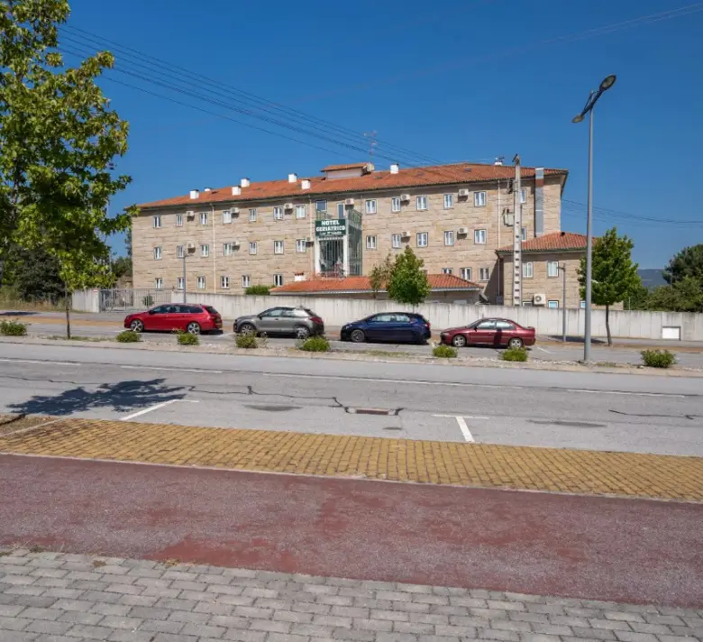 hotel-geriatrico-de-chaves-fachada