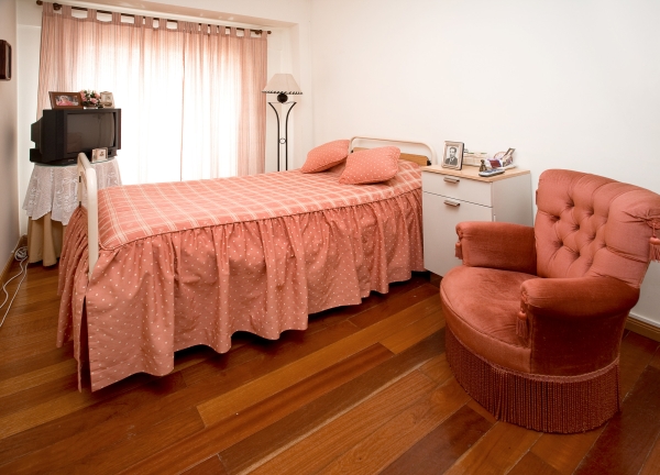 lar-estrelicia-rosa-quarto-individual-tipo-2