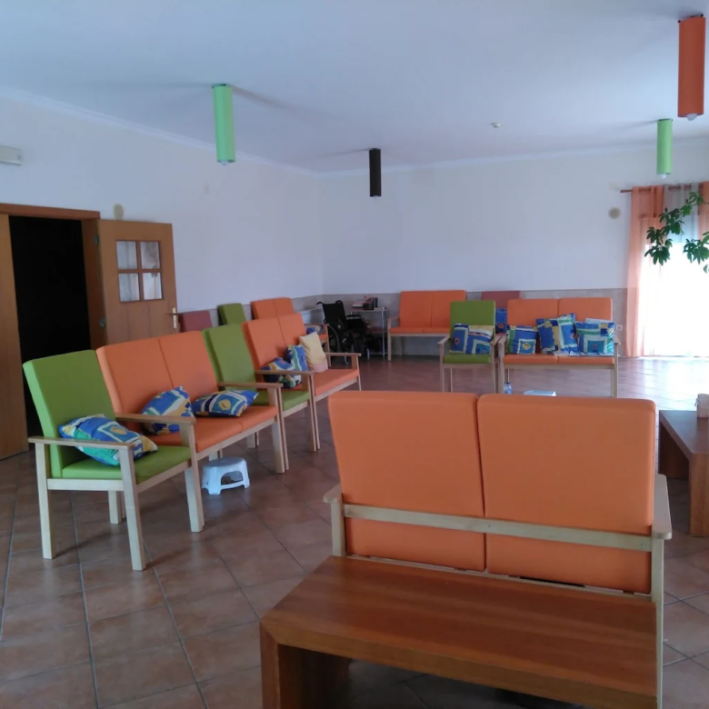 lar-familiar-nossa-senhora-da-esperanca-sala-de-estar