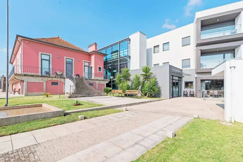 residencia-assistida-casa-de-aviosos-emeis-porto-fachada