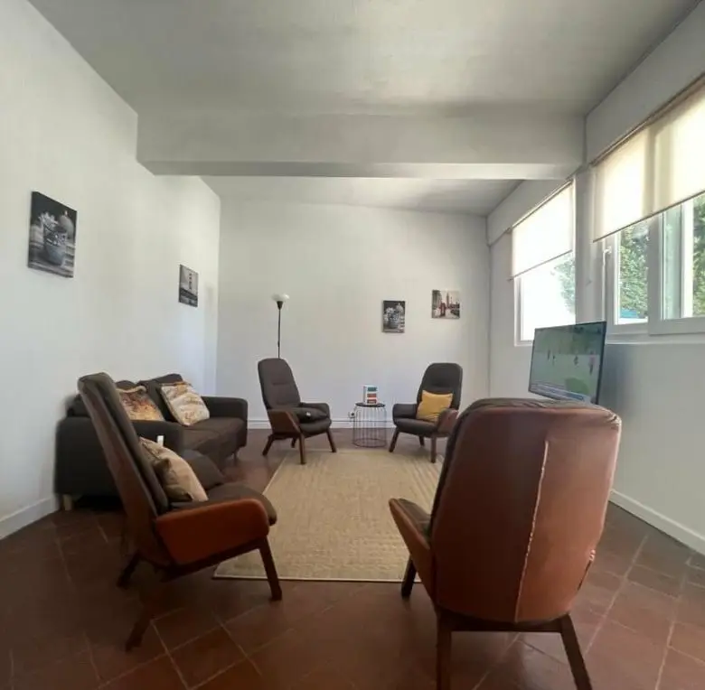 residencia-senior-anos-d-ouro-sala-de-visitas
