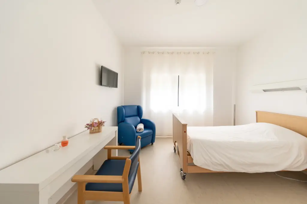ser-amares-santiago-residencia-senior-caldelas-quarto-individual