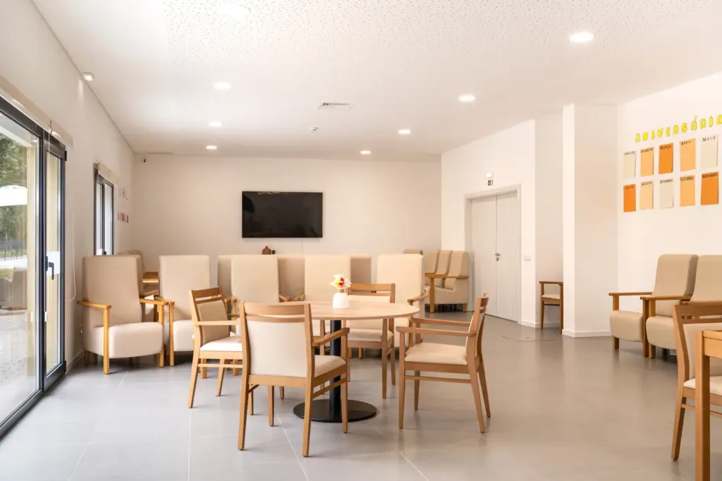 ser-marinha-grande-portugal-senior-marinha-grande-sala