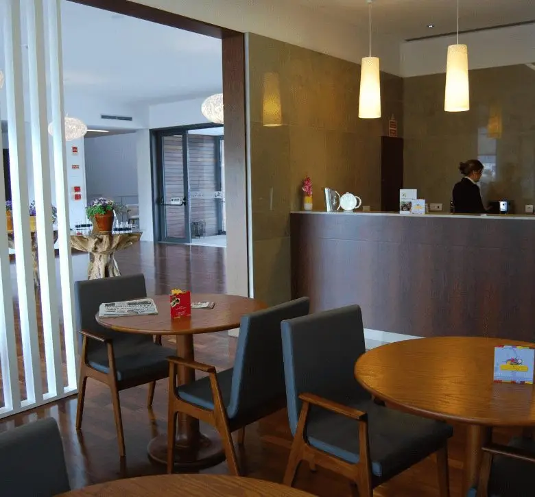 torre-senior-residencias-assistidas-rececao