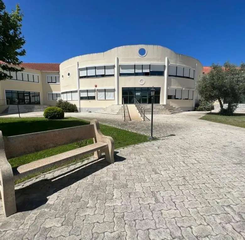 villa-pinhal-novo-entrada