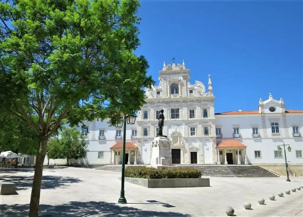Guia Completo Melhores Lares de Idosos em Santarém e Arredores