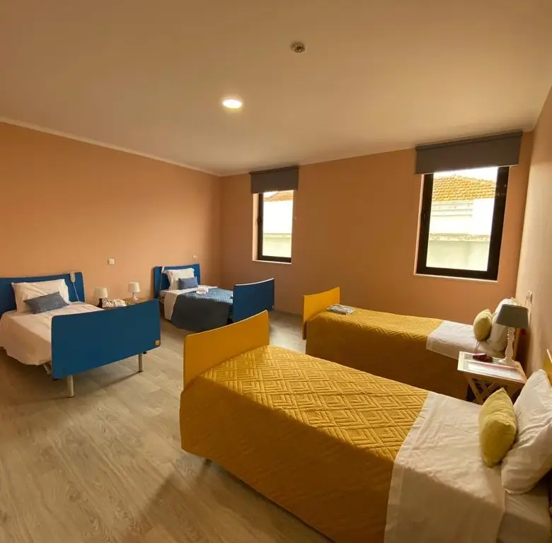 BIGlar-lar-de-idosos-em-portimao-quarto-quadruplo