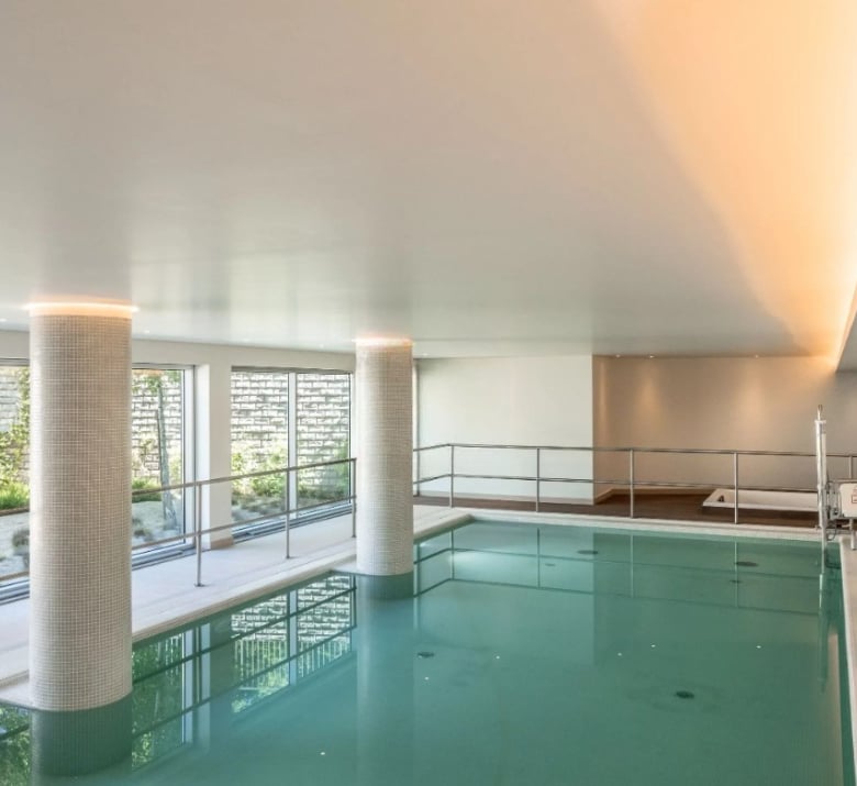 residencia-assistida-amazing-senior-housing-piscina