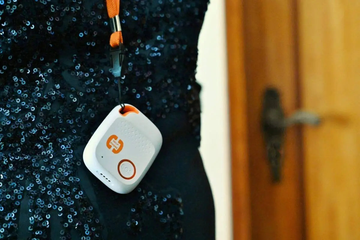 Teleassistência e o Idoso Segurança, Autonomia e Qualidade de Vida na Era Digital