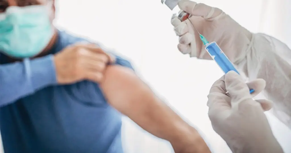 Vacina contra a Covid-19 Porque é que os idosos devem ser vacinados