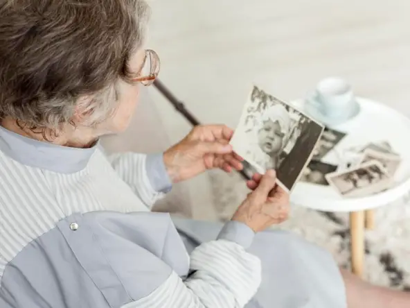 Narrativas de Vida e Identidade no Envelhecimento